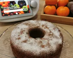 Step <p>Enciende el horno a 180 ° y engrasa el molde corona con un poco de aceite </p> illustration