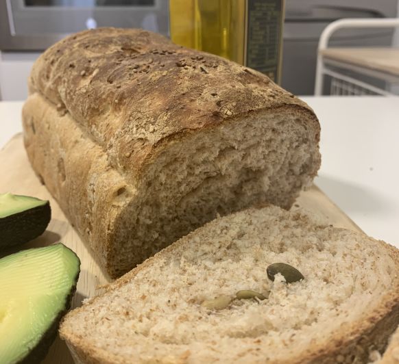 Pan de Kefir con harina integral y semillas
